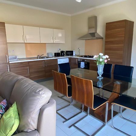 Newly Refurbished Mellieha Central Apartment Экстерьер фото
